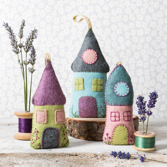 Lavender Houses Felt Craft Kit: English