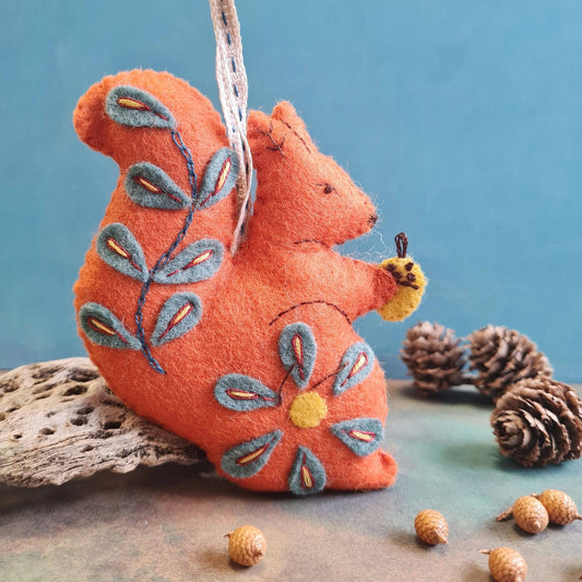 Folk Squirrel Felt Craft Mini Kit: English