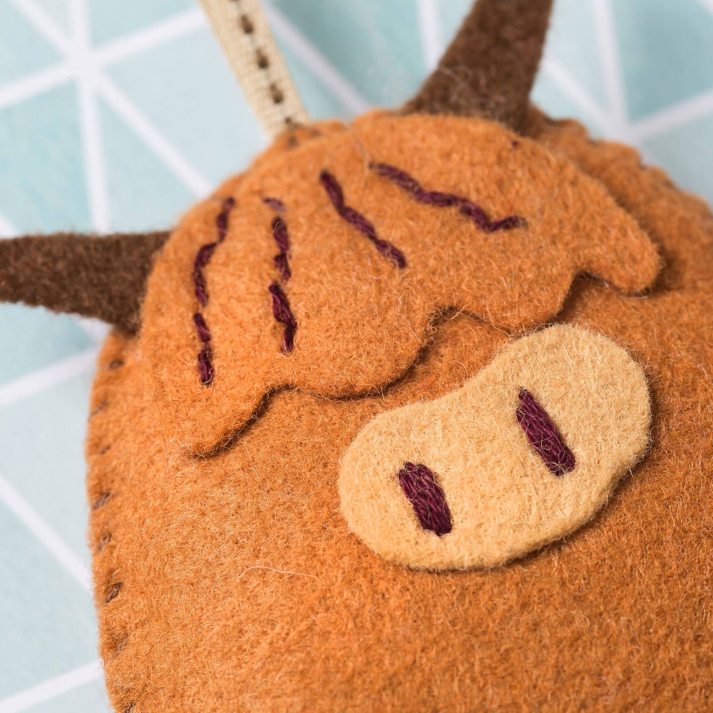 Highland Cow Felt Craft Mini Kit: English