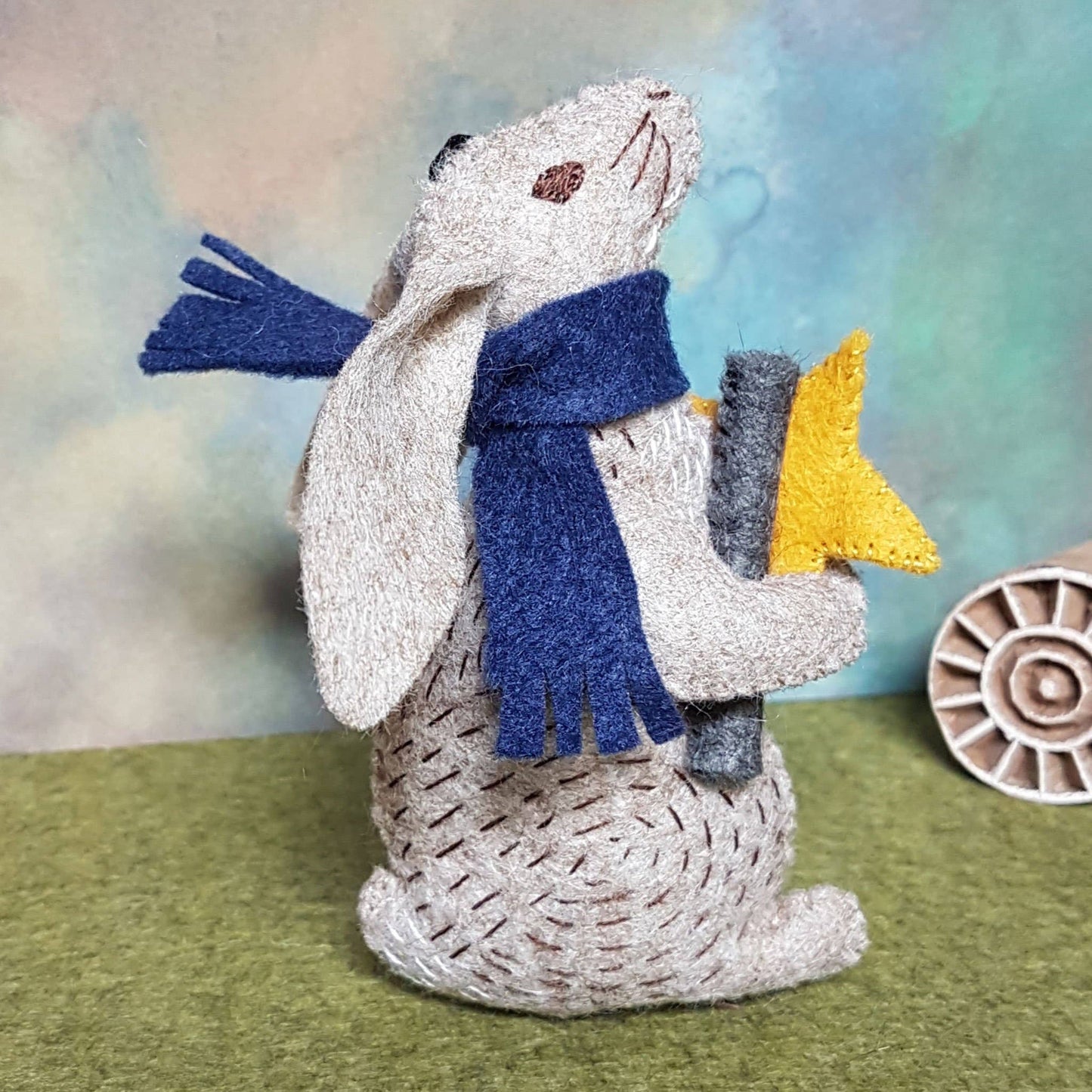 Prof Hare Stargazer Felt Craft Mini Kit: English