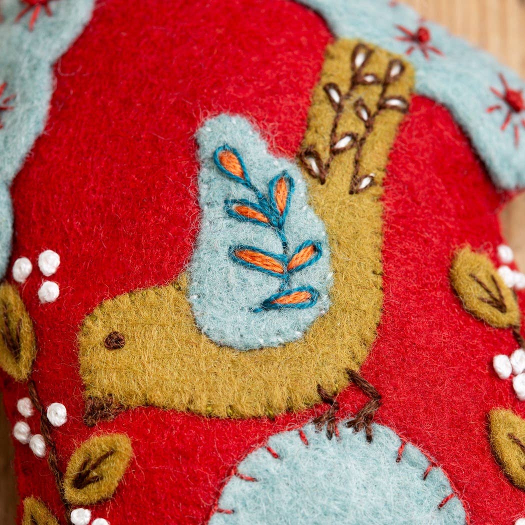 Folk Birdhouse Felt Craft Mini Kit: English
