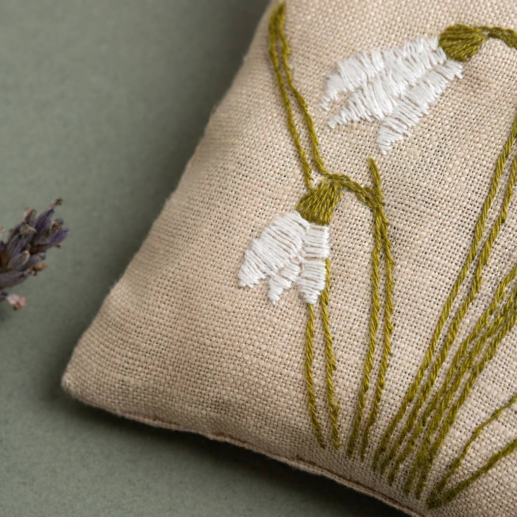 Linen Lavender Bags Embroidery Kit - Spring Garden: English
