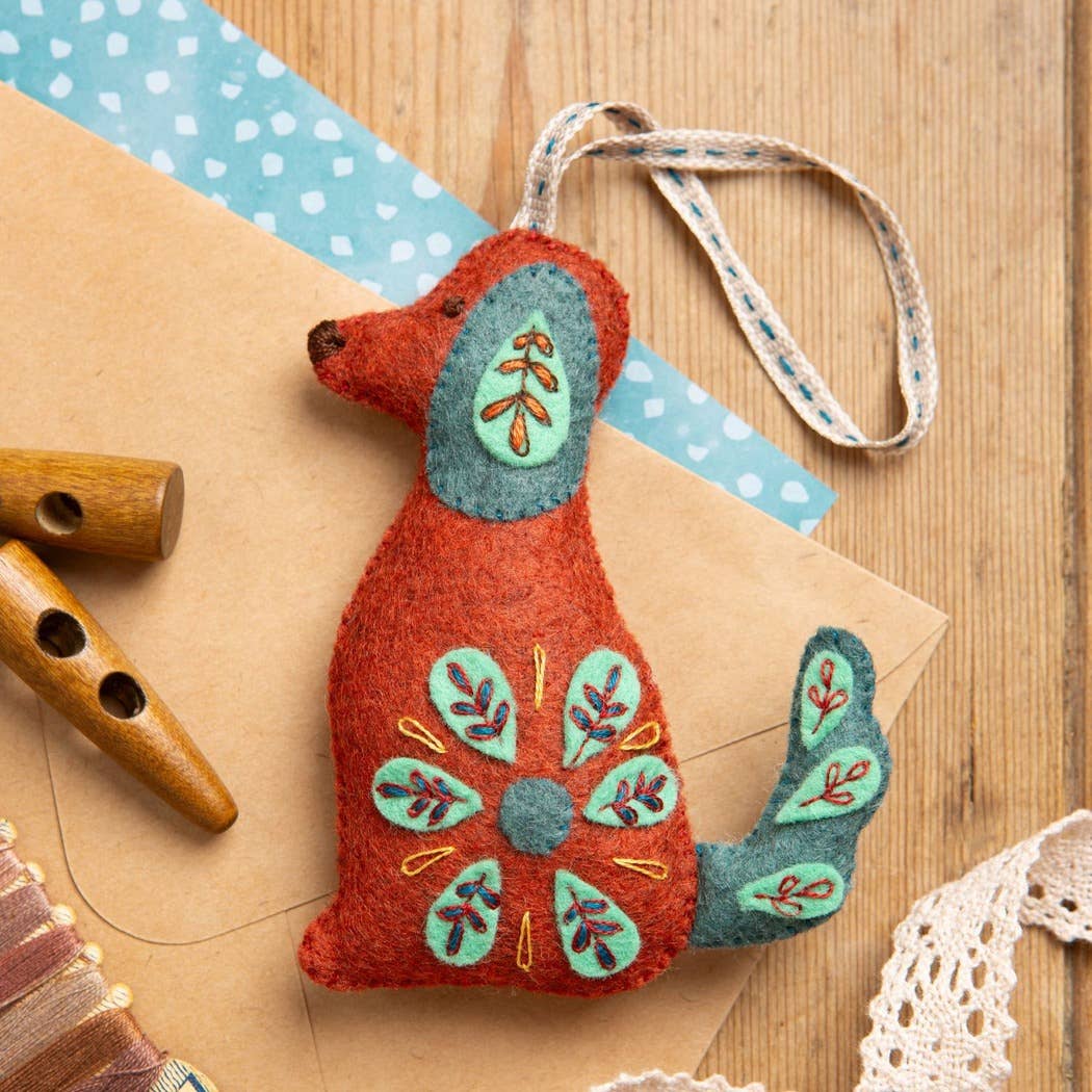 Folk Dog Felt Craft Mini Kit: English