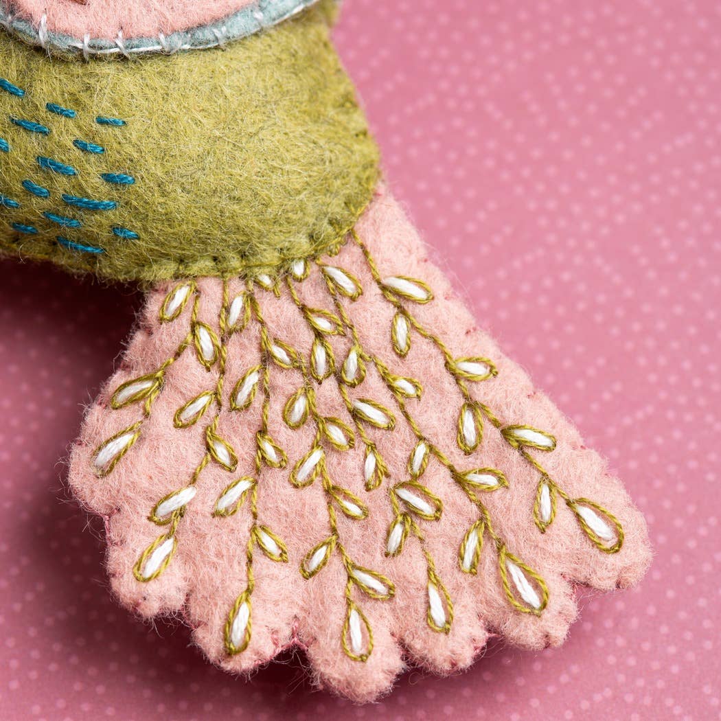 Hummingbird Felt Craft Mini Kit: English